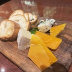 ビストロます家 - チーズの盛り合わせ