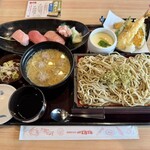 和食レストランとんでん - 料理写真:本まぐろ鮨 昆布そば
