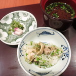 一凛 - 食事　広島県産牡蠣の炊き込みご飯　赤出汁　香の物