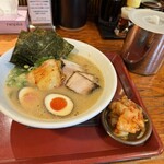 ラーメンたろう - 料理写真: