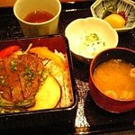 Nihon Ryouri Hanamusashi Shunka - ステーキ重