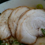 麺屋 伊織 - チャーシュー（味噌味、玉子チャーシューらー麺）