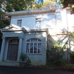 ヴィラ・デル・ソル - (2015/1)こんもりとした木々の中に南葵文庫が潜んでいます。