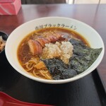 市川ブラックらーめん - 料理写真: