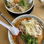 丸源ラーメン - 下が、白胡麻担々麺！大好きなラーメンです。