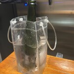 キャトルラパン　神戸三宮 - 泡ボトルは簡易式バケツで