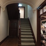 ヴィラ・デル・ソル - (2015/1)南葵文庫1階サロンより2階レストランへの階段を登ります。