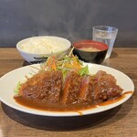 洋食の朝日 - 口頭オーダー
            ✅ビーフカツ定食¥1.900❣️
            　※圧倒的一番人気
            　※後会計〜キャッシュオンリー
            　※ご飯お代わり無料