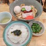 だしと麺 遊泳 - 