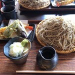 手打そば 末広 - 料理写真:せいろ大盛りとえび天です(´∀｀)⭐️⭐️⭐️