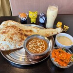 ソニヤ - Aランチ   850円(税込)   ※スープ&サラダ&ドリンクの写真を撮り終えて、きゅうりを食べてたら、全部揃った