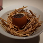 ライラ - 前菜2 鳥の巣をイメージして トロトロ卵黄 ジャガイモのピューレ トリュフ 2015.1.2x