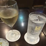 お好み焼酒房 宮ちゃん - 白ワインとダイヤメのソーダ割り