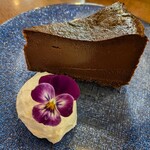 DAIBAN COFFEE cafe - チョコバスクチーズケーキ630円✨️濃厚なテリーヌのようなチョコレート感が濃いバスクチーズケーキ♪口溶けも良いです♡