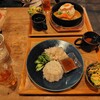 プーケットオリエンタル - カオマンガイランチ（鳥飯）とシュリンプカリーランチ