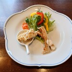 アリオ・エ・オリオ - ●ランチ＋デザートセット（アマトリーチェ）2,400円
（ベーコンと玉ねぎのトマトソース、ガトーショコラ、コーヒー）

を注文してみた

■生パスタは＋110円で選択可能となる

▷前菜