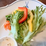 アリオ・エ・オリオ - ◯キャロットラペ、サラダ
ドレッシングの様な油のトロミ感と
酢の爽やかさ、甘さ控えめでサッパリとしていて
美味しく野菜が食べられる