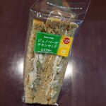 セイコーマート - 料理写真:ジェノベーゼチキンサンド