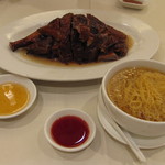 鏞記酒家 - 金牌燒鵝　雲吞麵
            