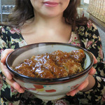 Tatsu - ジャンボカツ丼。大盛りご飯の上にレアトロな玉子焼き、その上にたっぷりデミグラスソースがかかったトンカツの組み合わせ。
                        