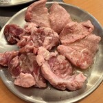 焼肉ホルモンべーす - 