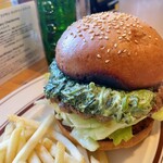 ムースヒルズバーガー - クリームオブスパネチマッシュルームハンバーガー