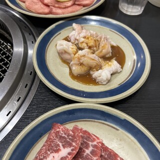 焼肉山吉 - 料理写真:タンホルモン上カル