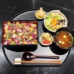 Kitsune - すき焼きちらし重 ¥3,960