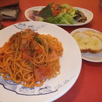 パスタの店　山猫軒 - ナポリタンです。お皿がカワイイですね☆