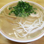 中華そば三丁目 - チャーシュー麺です。このチャーシューがとてもウマ～です☆