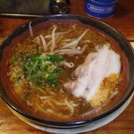 ラーメン若松 - ピリ辛ラーメンです。
