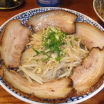 ラーメン若松 - もやしチャーシューです。おつまみに最適です。