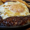 THE BURG - 料理写真:エッグびっくりハンバーグ（正面から）
