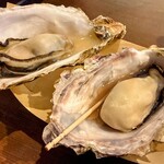 志州ひらき屋 - 焼牡蠣 750円