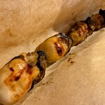 志州ひらき屋 - 焼き牡蠣串 600円