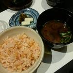 かけはし - 桜海老の炊き込みご飯　赤出汁　京漬物二種盛り