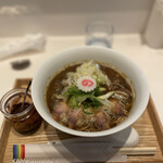 上方レインボー - 料理写真:カレーらぁめん@1,500円。いいお値段します。