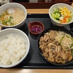 なか卯 - 料理写真:生姜焼き定食＋うどん変更。