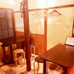 テッパンダイニング ツヅキ - 2階テーブル席