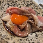 しゃぶしゃぶ KINTAN - 下にあった卵をひっくり返してもびくともしない