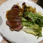 全席個室 楽蔵うたげ - 特選 牛ミスジのステーキ～おろし玉葱とリンゴのソース〜　1,639円