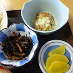 寿司吉 - 副菜もいつもながら充実