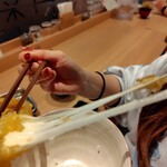 天麩羅こむぎ - チーズ、めちゃ伸びます｡