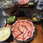 焼肉家 益市 - 