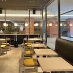 デリカテッセン ヤマブキ - 店内の様子