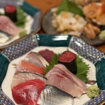 魚貝 ののぶ - 料理写真:刺身盛り合わせ（手前）