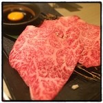 食彩和牛 しげ吉 - 今や裏メニューとなった焼きすき。今回はとも三角で。前回のシンシンも美味しかったですが、今回のとも三角はまた格別でした。すき焼き風のタレと、甘い脂のお肉が非常にマッチしていました。