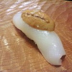 小柳寿司 - 障泥烏賊　程よい熟成で、烏賊の旨みを引き出しています