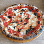 ピッツェリア ポポラーレ - 料理写真:マルゲリータ　1,790円