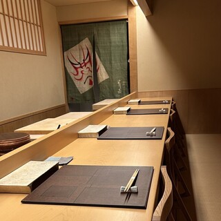 職人技を間近で臨む特等席◆専属板前付のカウンター個室有